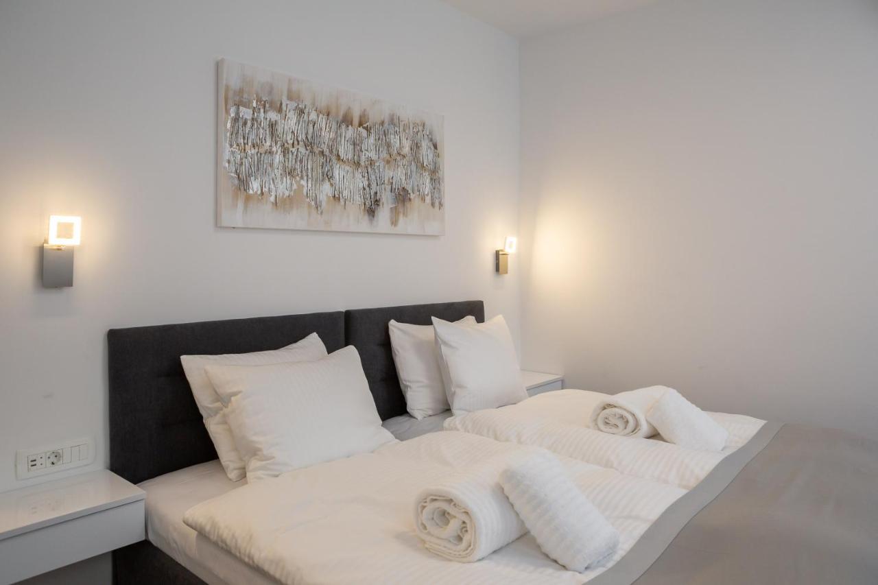Luxury Studios & Room Five Split Exterior photo